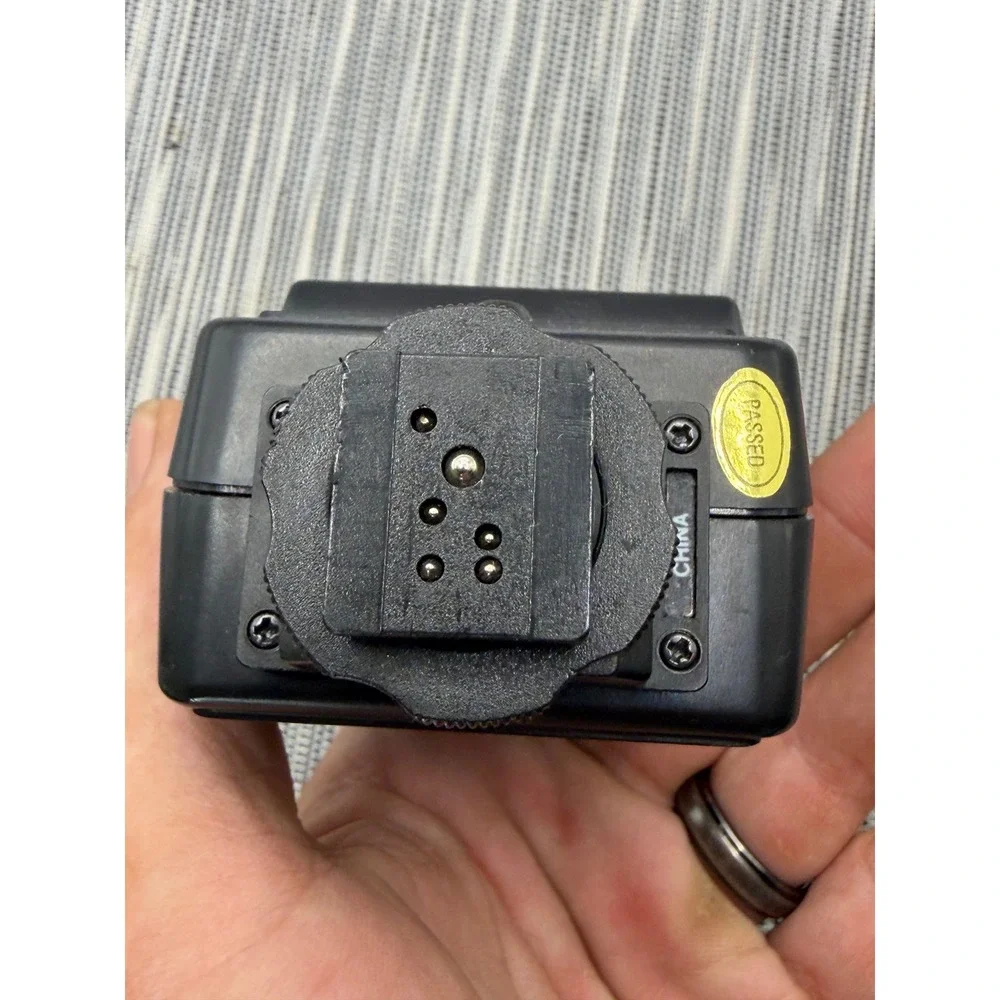 Focal DA-2000 Multi Dedicated Camera Flash Hot Shoe Mount Vintage Film Accessory